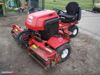 kosiarka wrzecionowa TORO do boisk pól golfowych TRAKTOREK